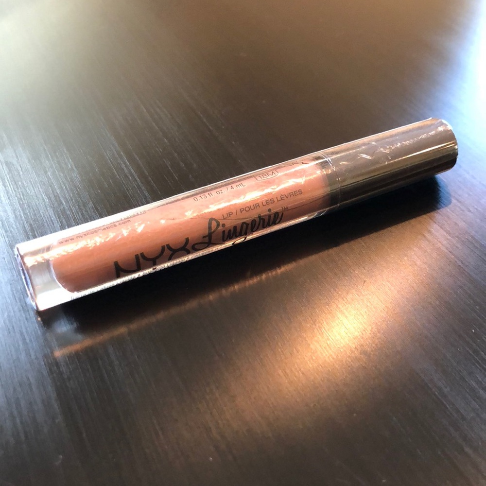 NYX Lingerie lip color